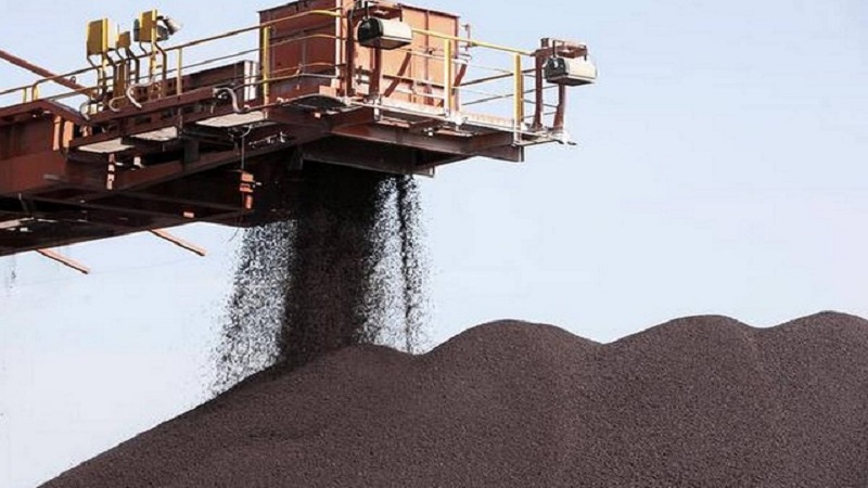 Trung Quốc bắt đầu giảm nhập khẩu quặng sắt
